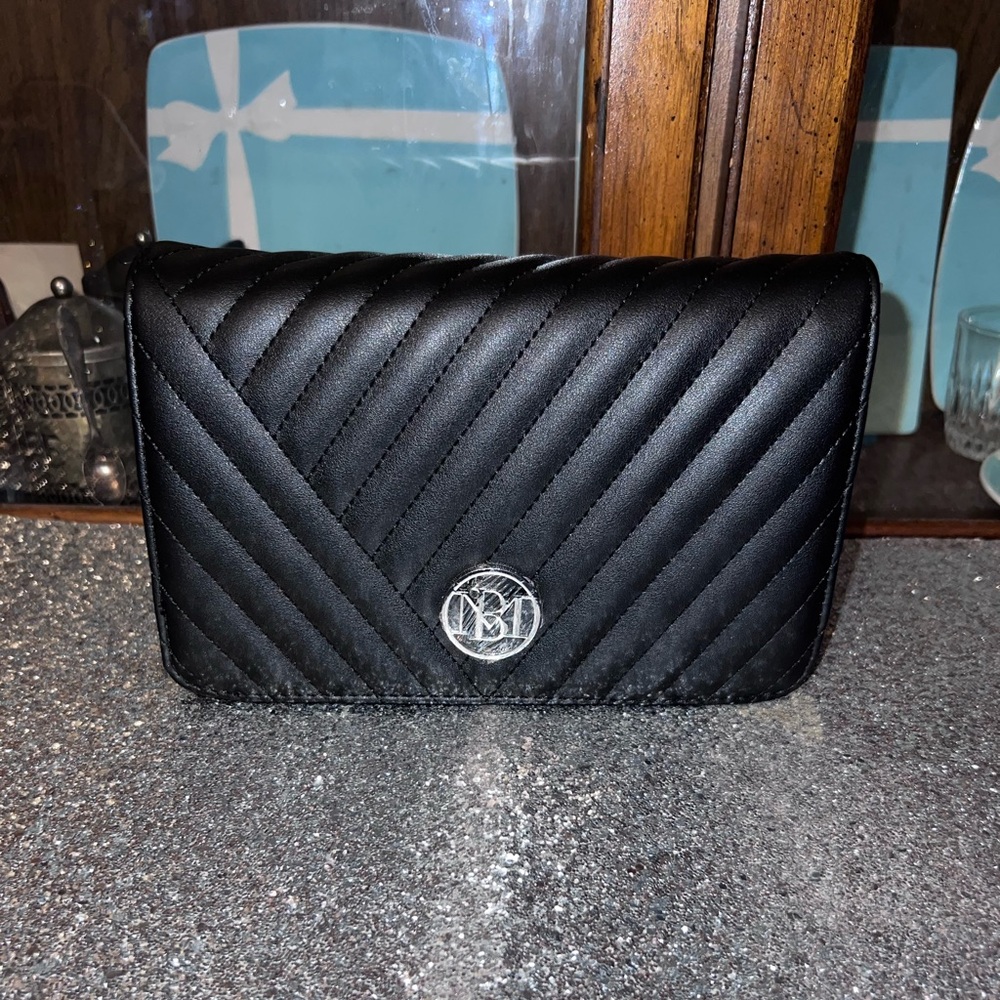 Badgley Mischka NWT Clutch/Crossbody EXCELLENT CONDITION
